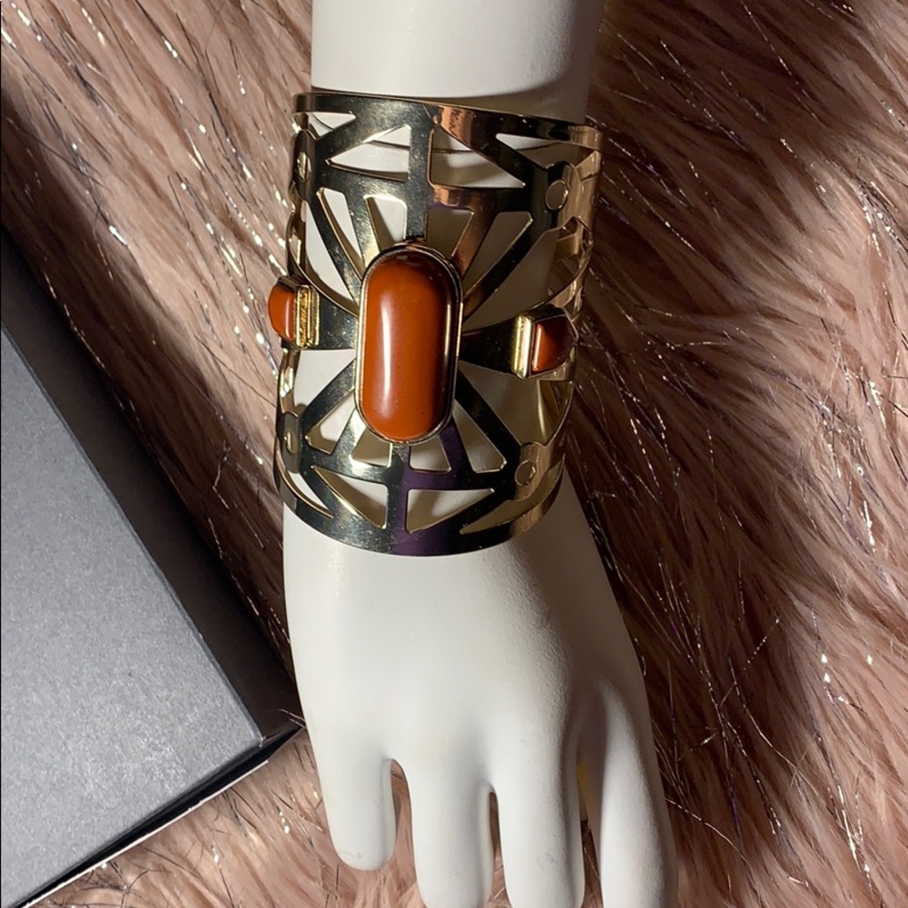 Orange and gold bracelet 😍😍😍